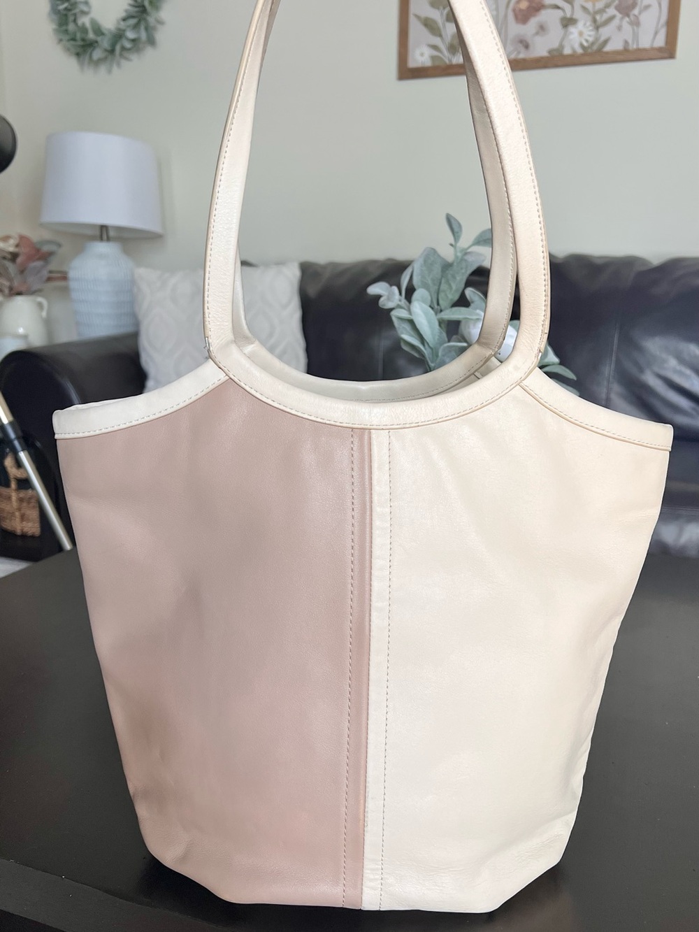 Coach shoulder bag: Two-Tone Cream and Taupe